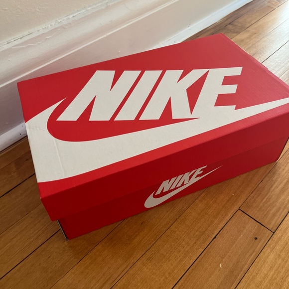 Pink Nike dunks - Picture 4 of 5